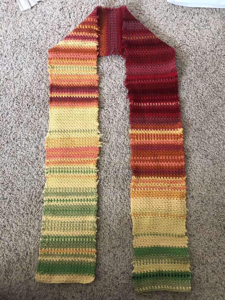 Scarf representing the daily temperatures of Davis in 1998